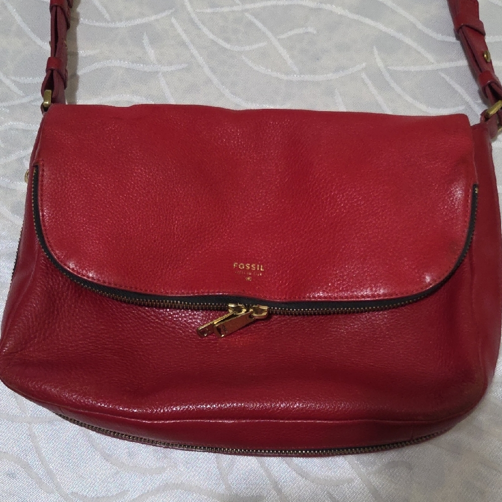 Fossil Red Pebbled Leather Adjustable Crossbody Bag